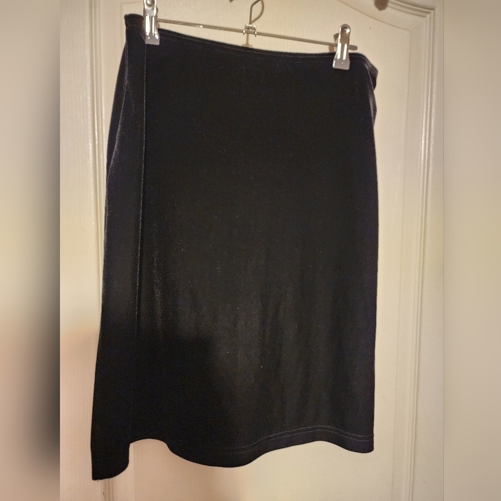 Wrapper Black Velvet Skirt Size S - Picture 2 of 5